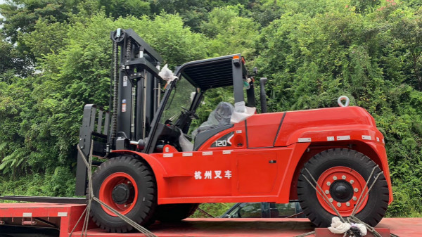 內燃叉車動力不足？機油要保養！